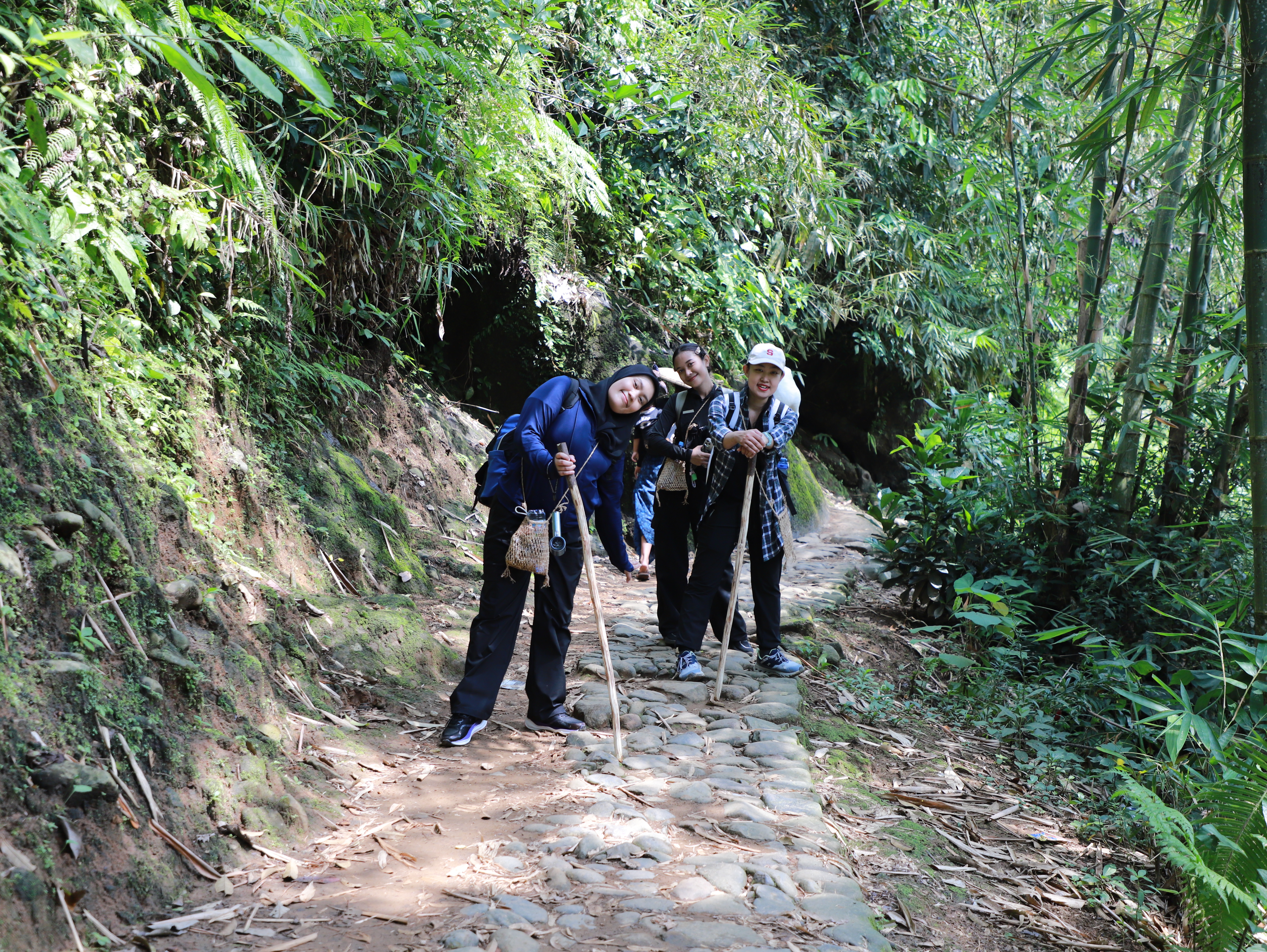 Suasana Trek Trip Baduy