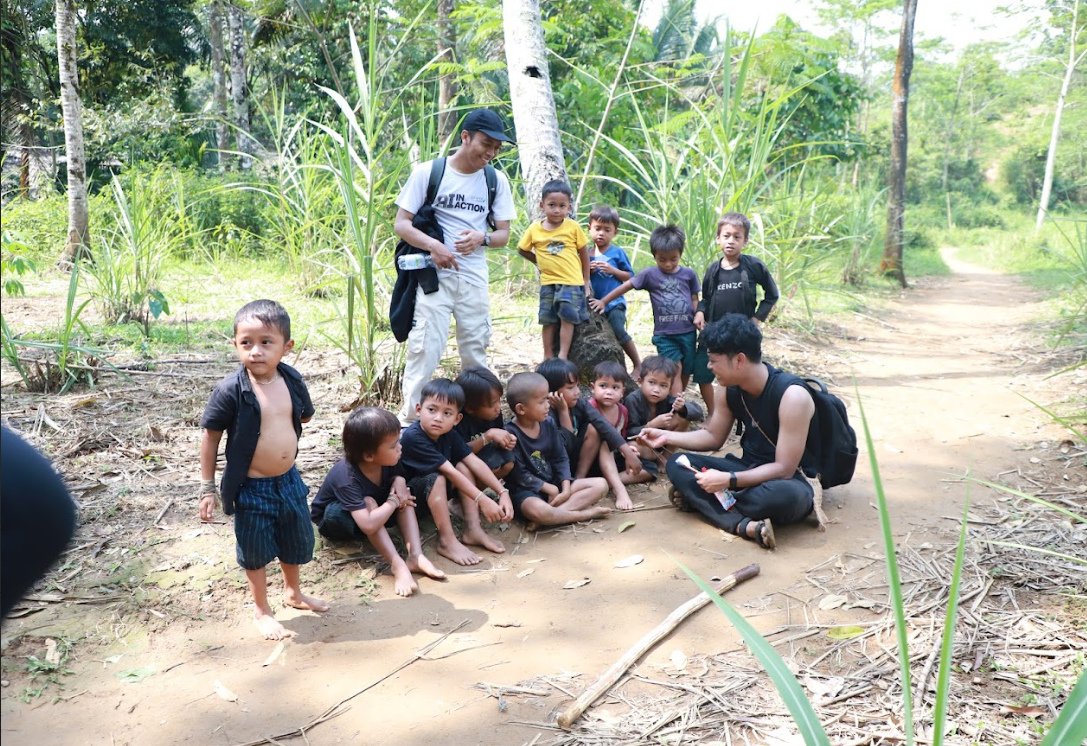 Berinteraksi