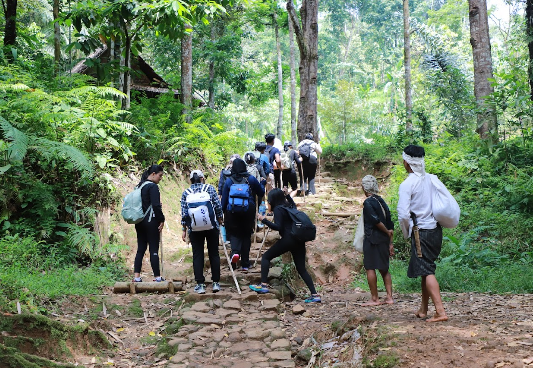Perjalanan Trekking